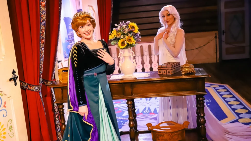 EPCOT - Meet Anna and Elsa at Roal Sommerhus