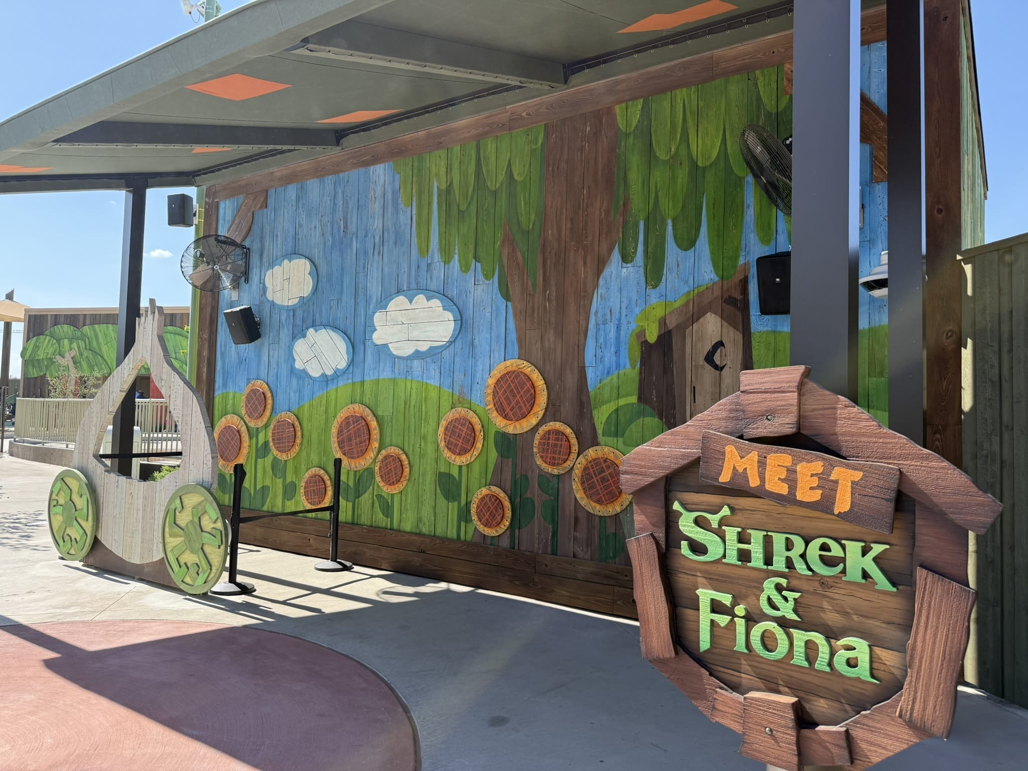 Shreks Swamp Universal Kids Frisco - Shrek and Fiona Meet-and-Greet