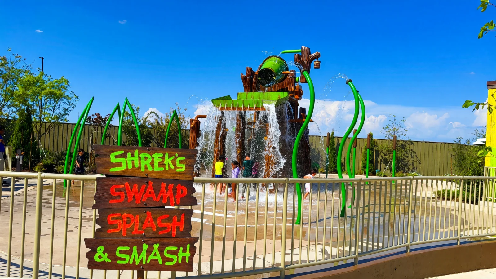 Shreks Swamp Universal Kids Frisco - Shrek and Fiona Meet-and-Greet photo
