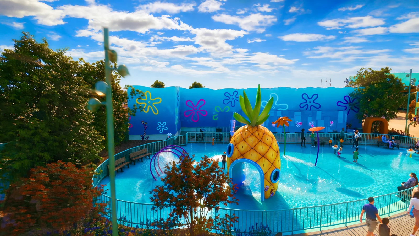 SpongeBob Square Pants BIkini Bottom - Pineapple Paradise