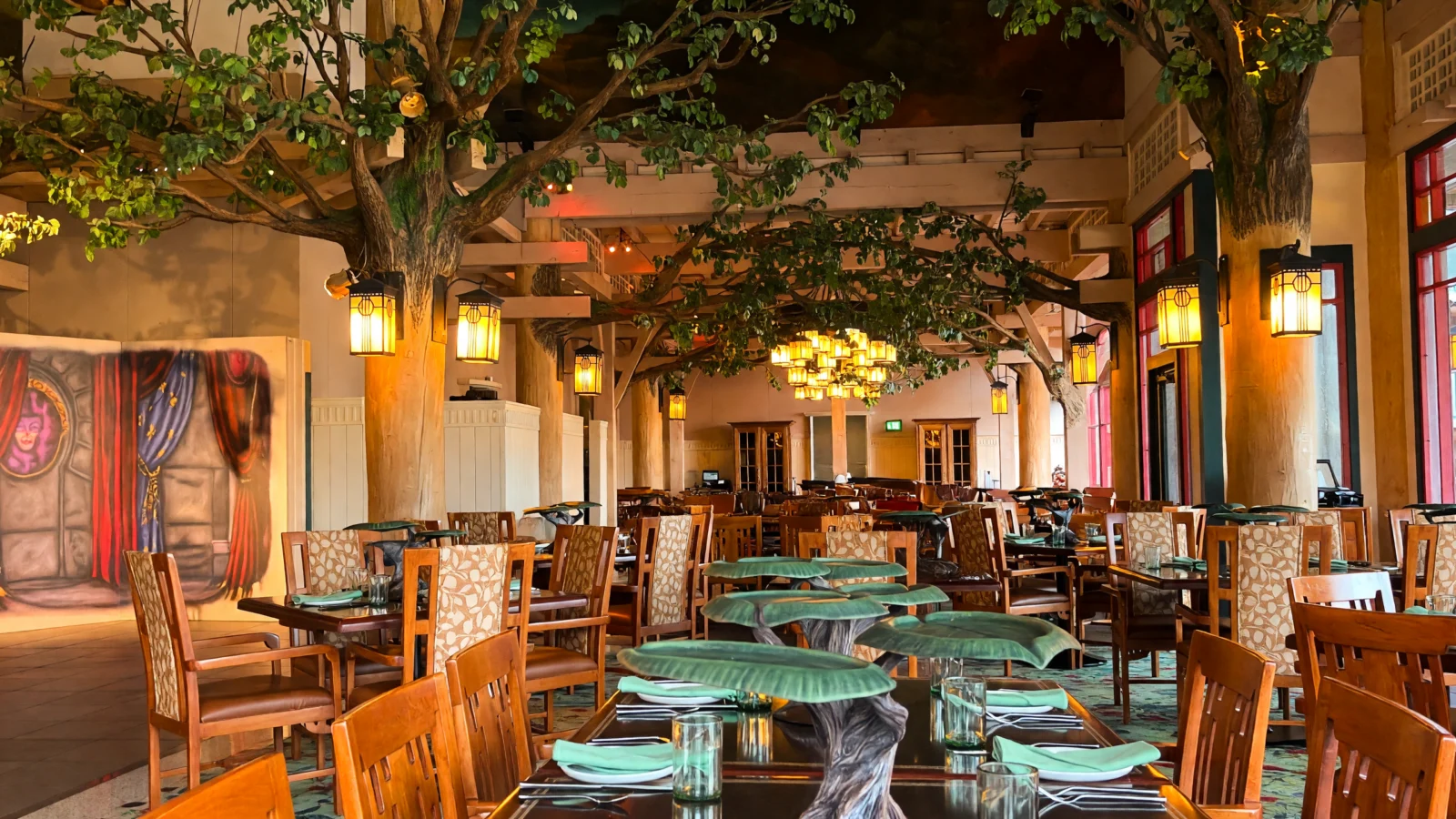 Walt Disney World - Story Book Dining
