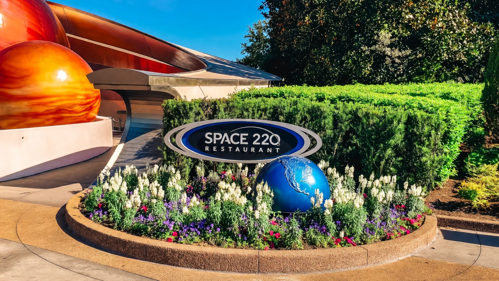 Epcot - Space 220 Restaurant and Lounge
