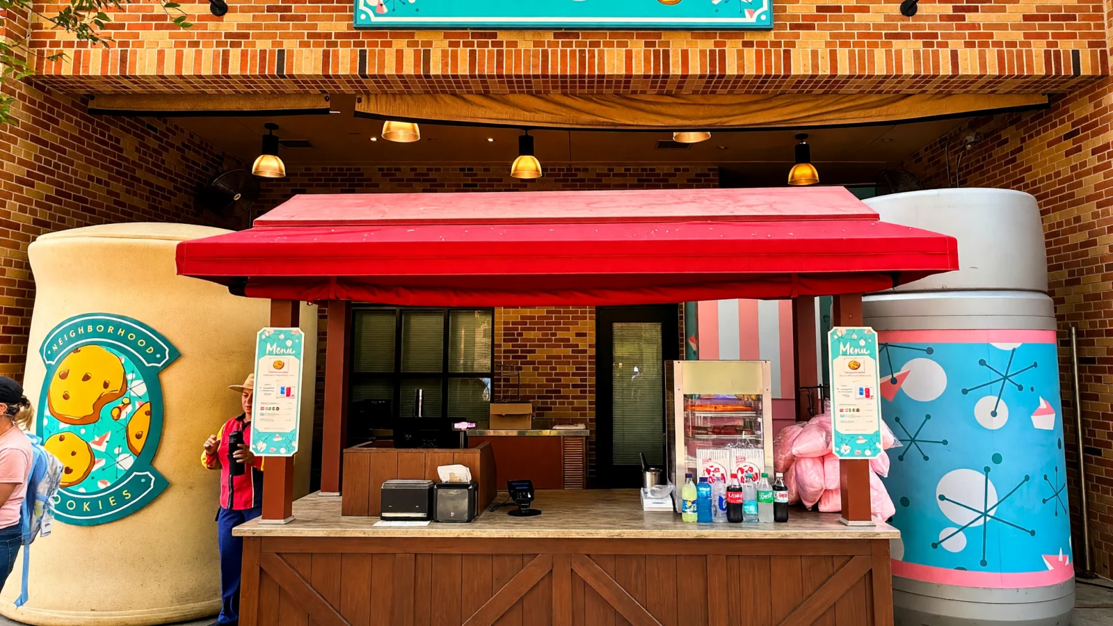 Hollywood Studios - Neighborhood Bakery