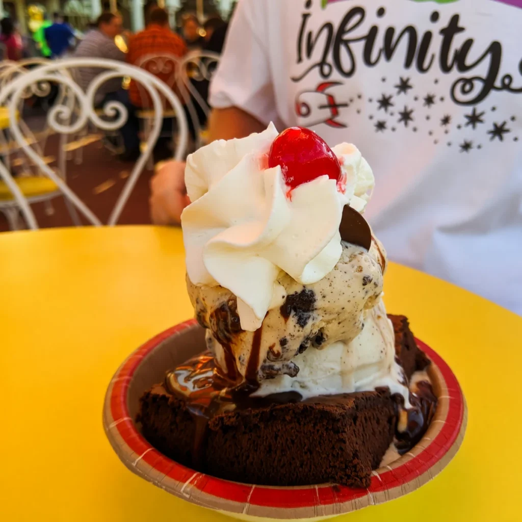 Magic Kingdom - Plaza Ice Cream Parlor