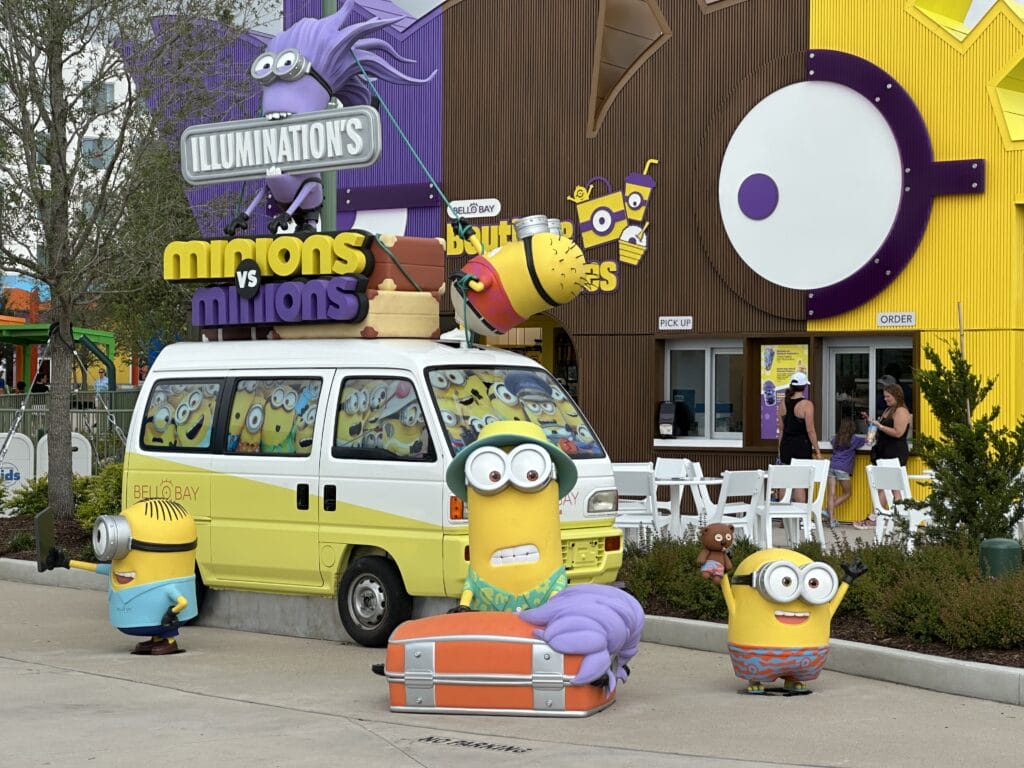 unviersal kids resort minions bello bay